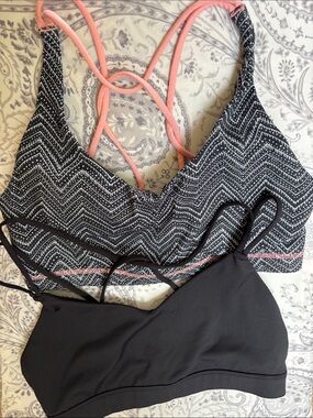 Hollister and Old Navy Black & Pink Strappy Light Support Sprots Bras-size L